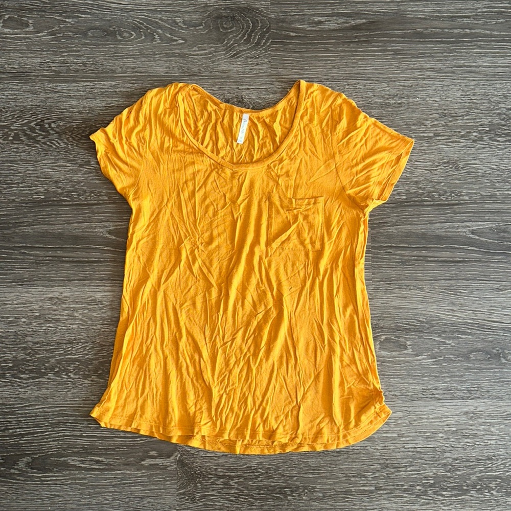 Active USA loosely fitted short sleeve shirt